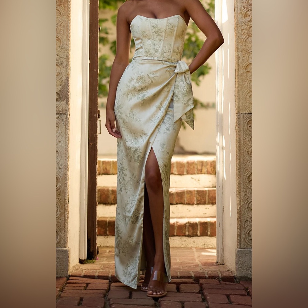 V. Chapman June Dress in Sage Tapestry